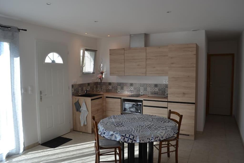 Joli Appartement Au Calme Entre Nimes Et Avignon Meynes Dış mekan fotoğraf