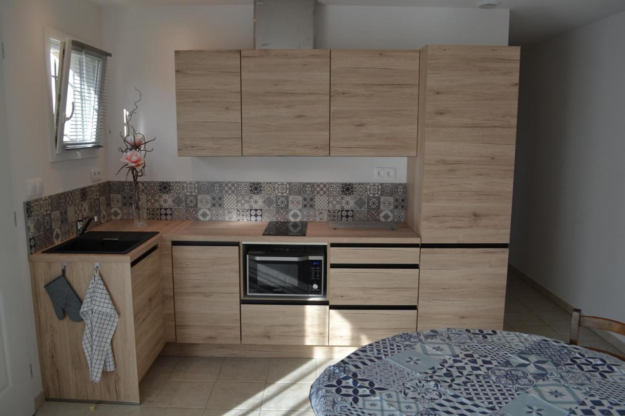 Joli Appartement Au Calme Entre Nimes Et Avignon Meynes Dış mekan fotoğraf